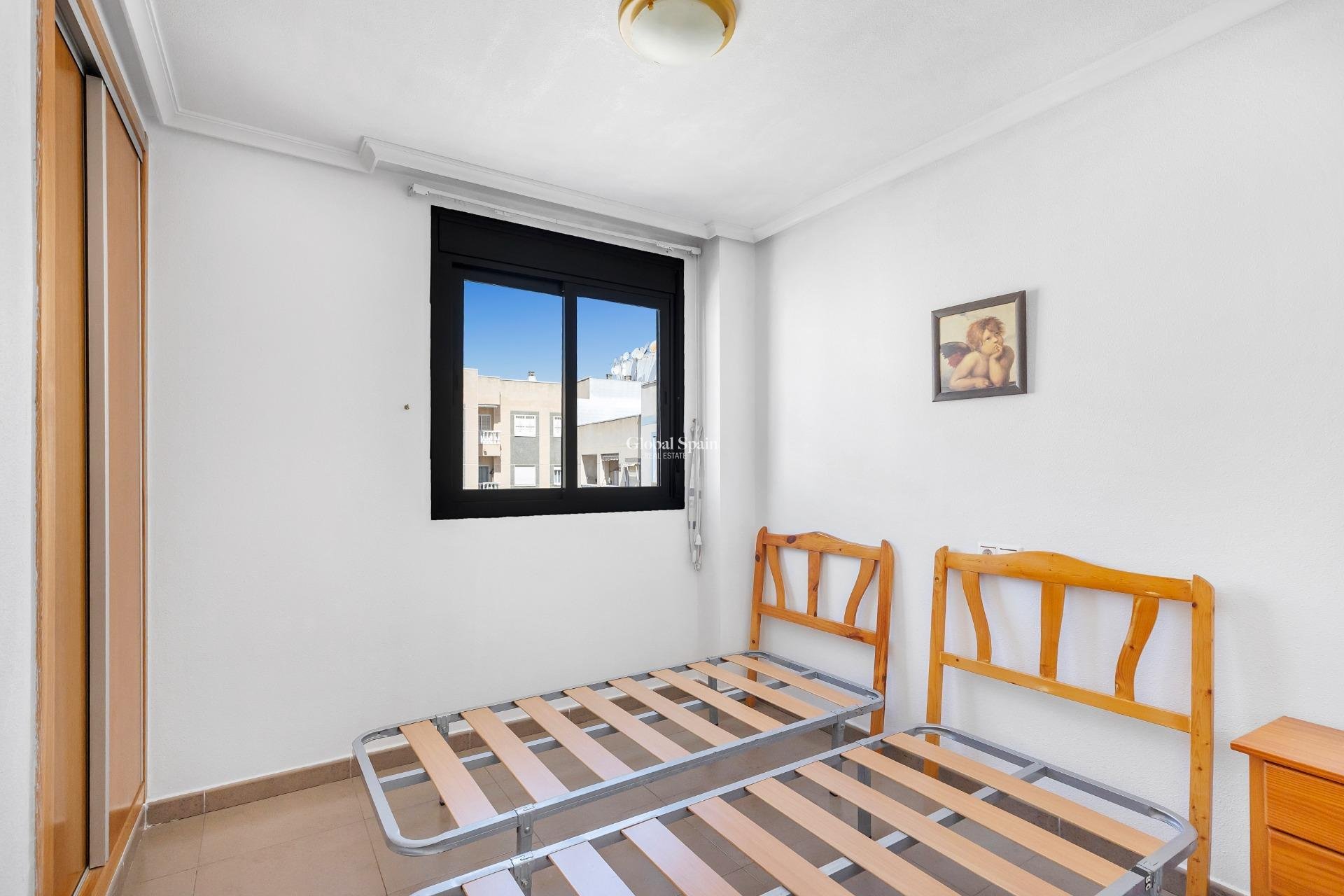 Revente - APPARTEMENT -
TORREVIEJA - torrevieja