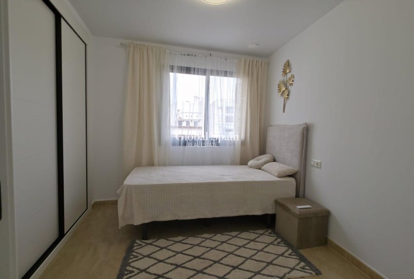Revente - APPARTEMENT -
TORREVIEJA - Torrevieja