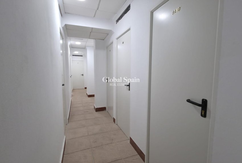 Revente - APPARTEMENT -
TORREVIEJA - Torrevieja