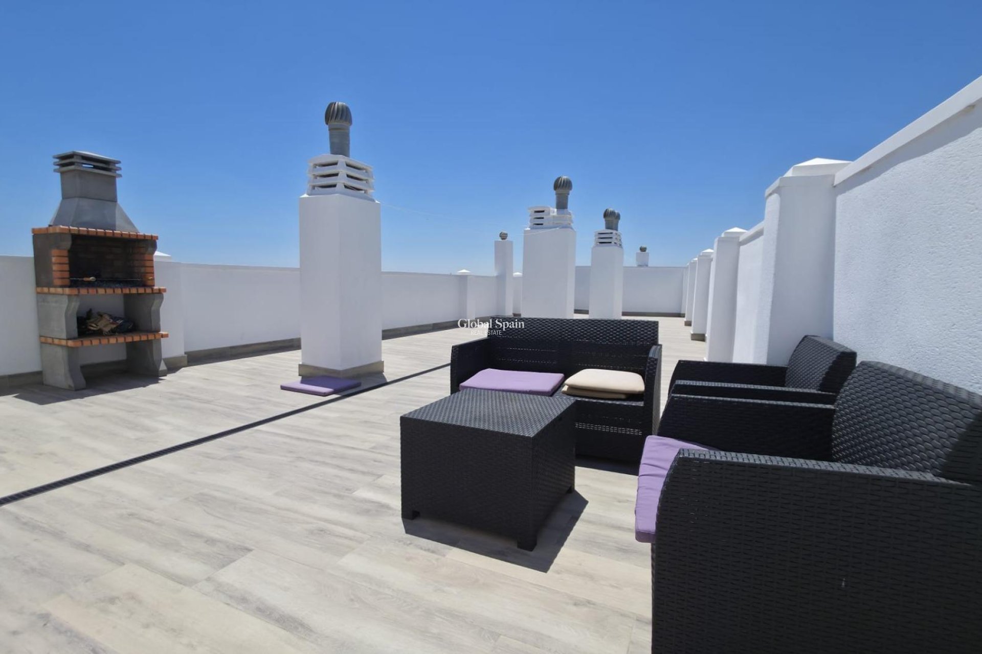 Revente - APPARTEMENT -
TORREVIEJA - Torrevieja