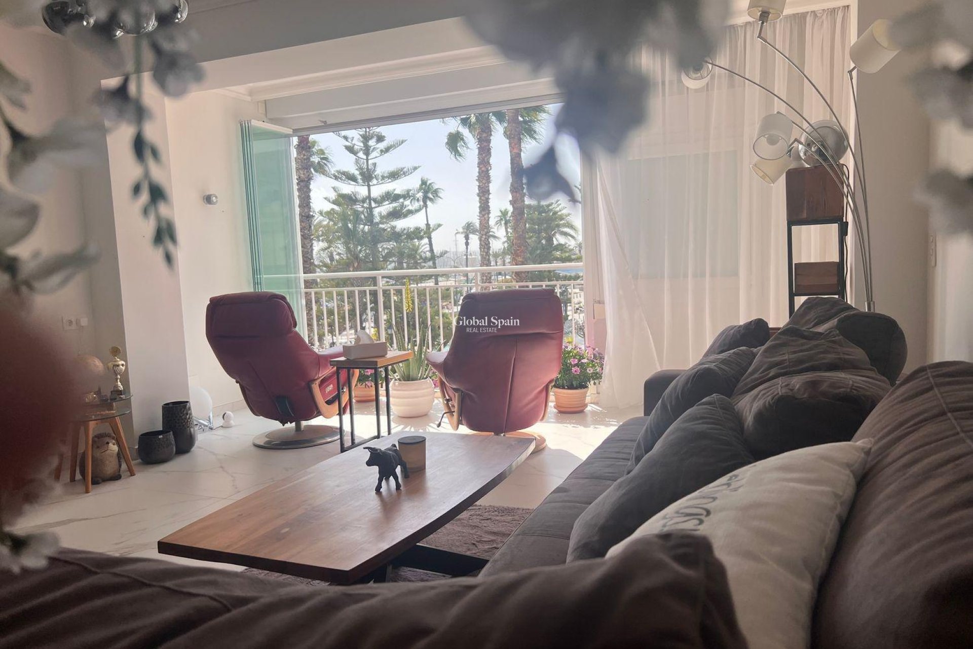 Revente - APPARTEMENT -
TORREVIEJA - Torrevieja