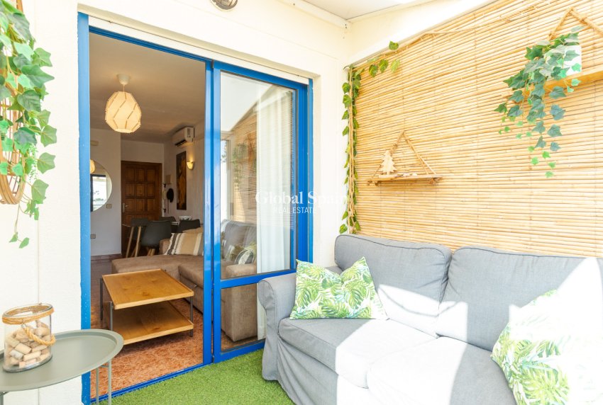 Revente - APPARTEMENT -
TORREVIEJA - Torrevieja