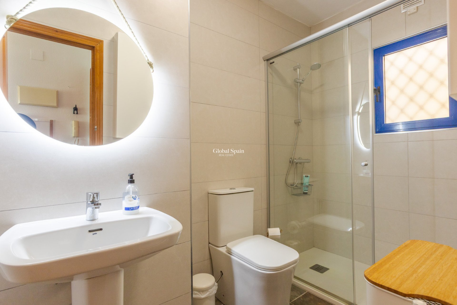 Revente - APPARTEMENT -
TORREVIEJA - Torrevieja