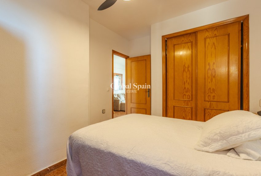 Revente - APPARTEMENT -
TORREVIEJA - Torrevieja