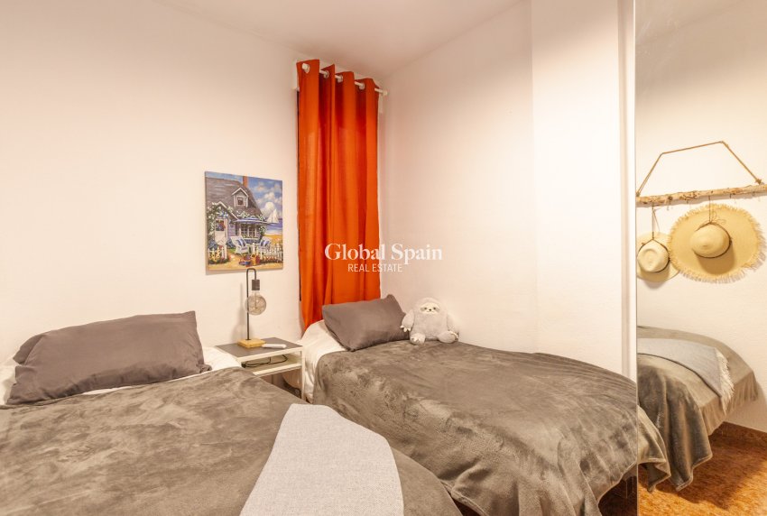 Revente - APPARTEMENT -
TORREVIEJA - Torrevieja
