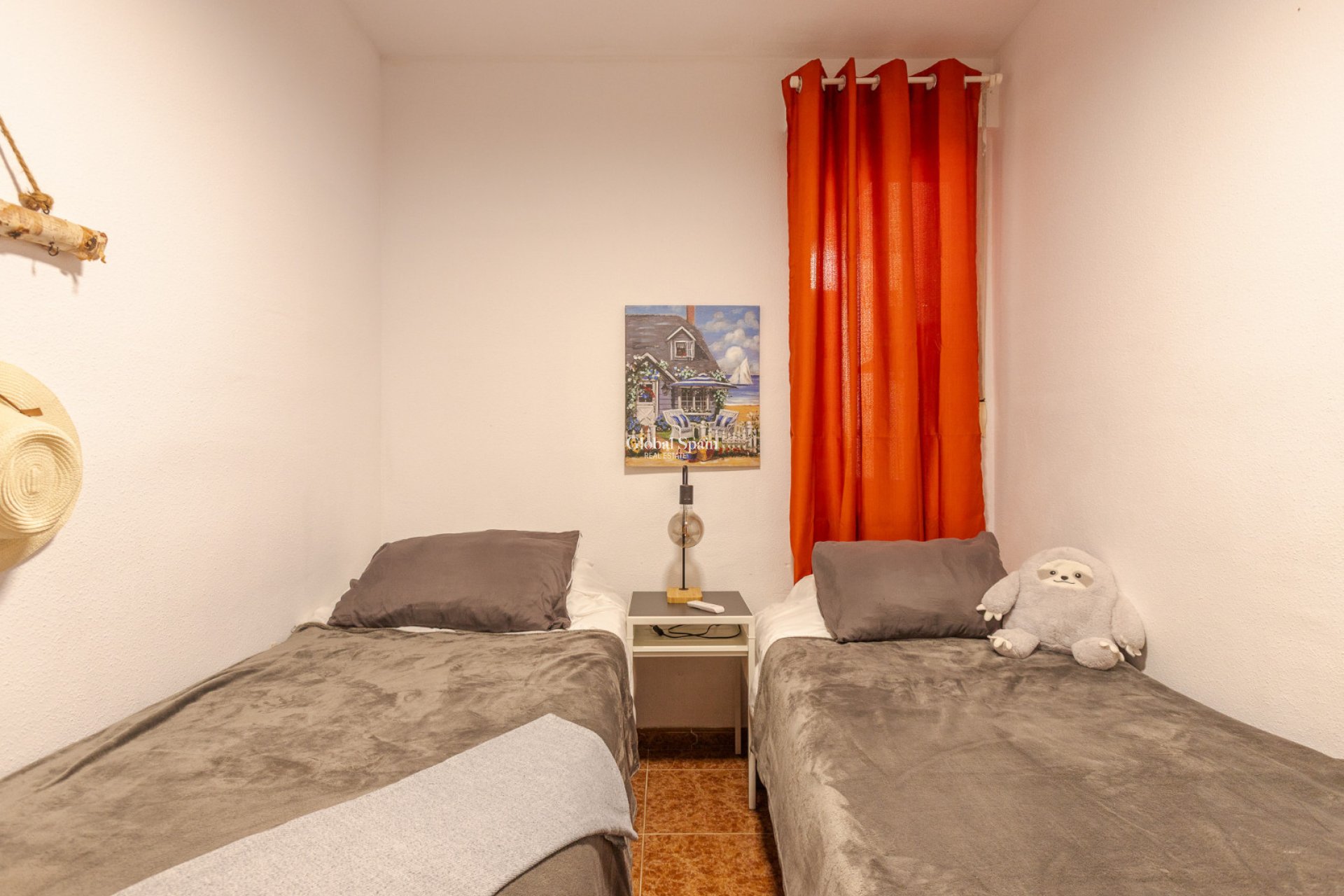 Revente - APPARTEMENT -
TORREVIEJA - Torrevieja