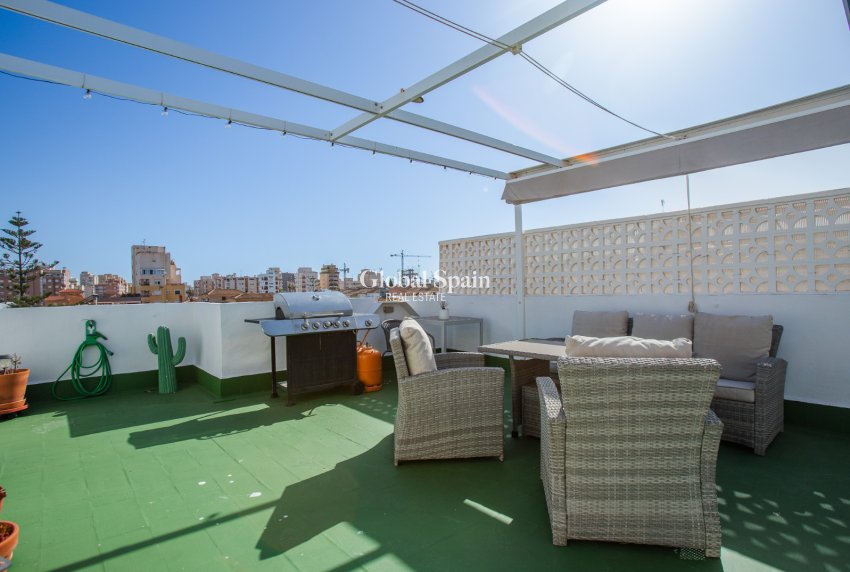 Revente - APPARTEMENT -
TORREVIEJA - Torrevieja