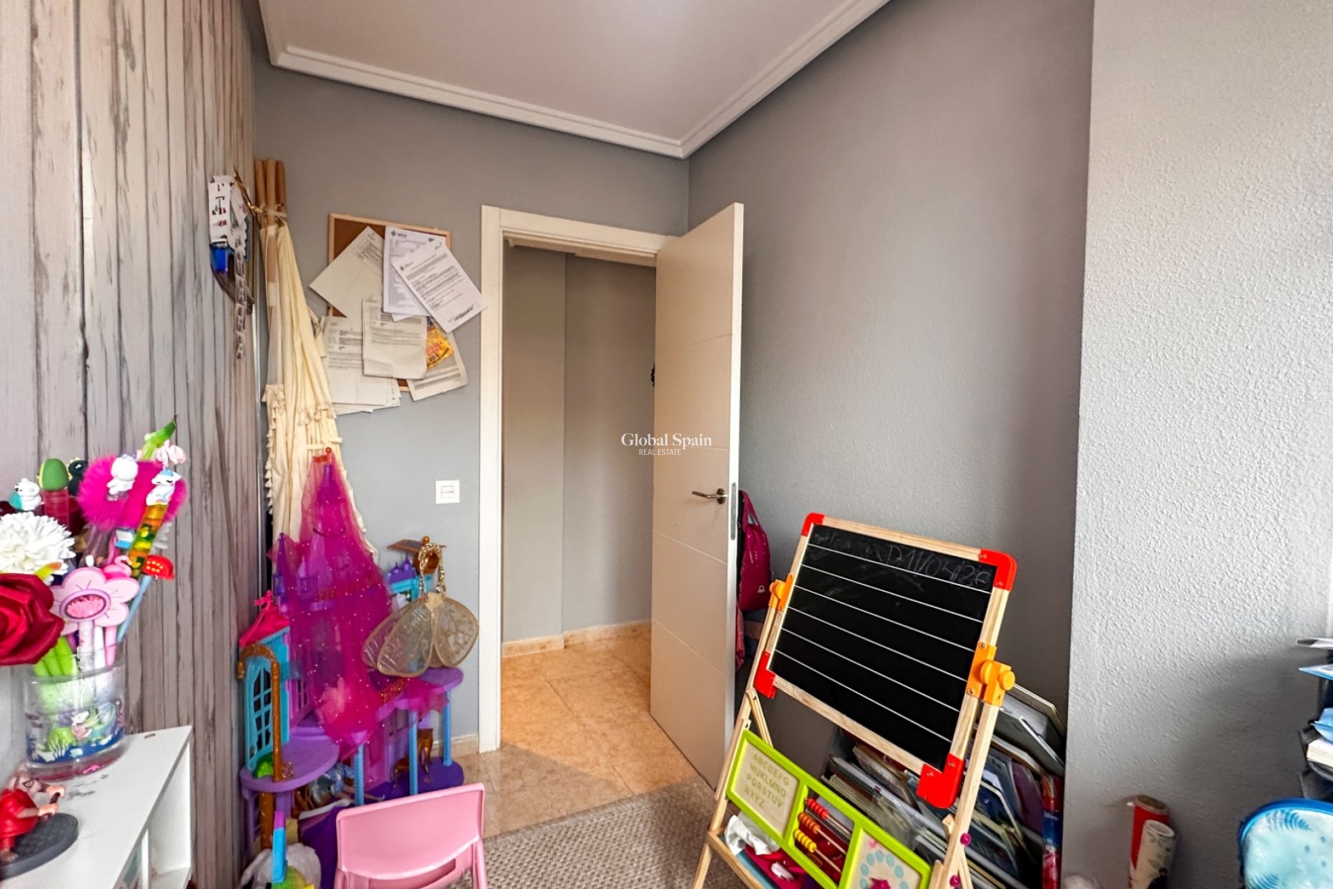 Revente - APPARTEMENT -
TORREVIEJA - Torrevieja