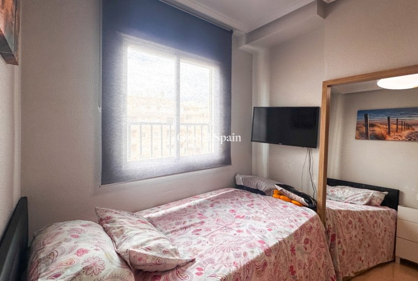 Revente - APPARTEMENT -
TORREVIEJA - Torrevieja