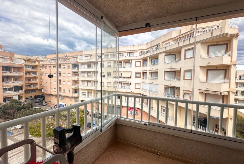 Revente - APPARTEMENT -
TORREVIEJA - Torrevieja