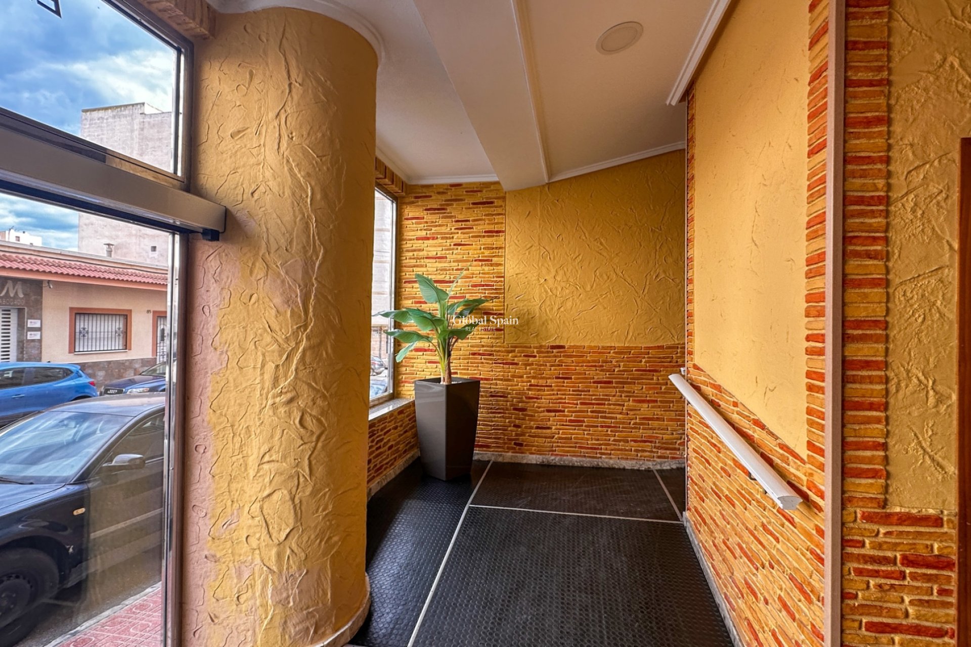 Revente - APPARTEMENT -
TORREVIEJA - Torrevieja