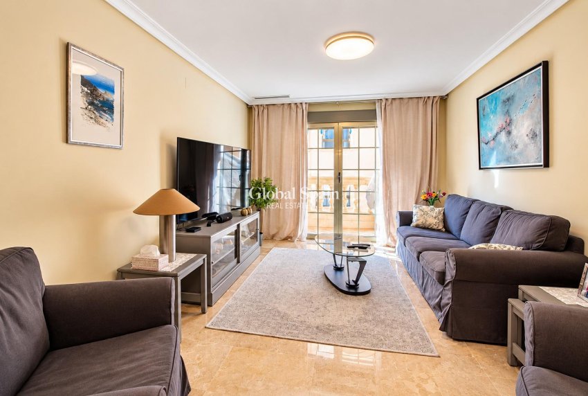 Revente - APPARTEMENT -
TORREVIEJA - torrevieja