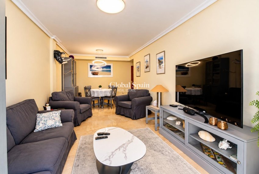 Revente - APPARTEMENT -
TORREVIEJA - torrevieja