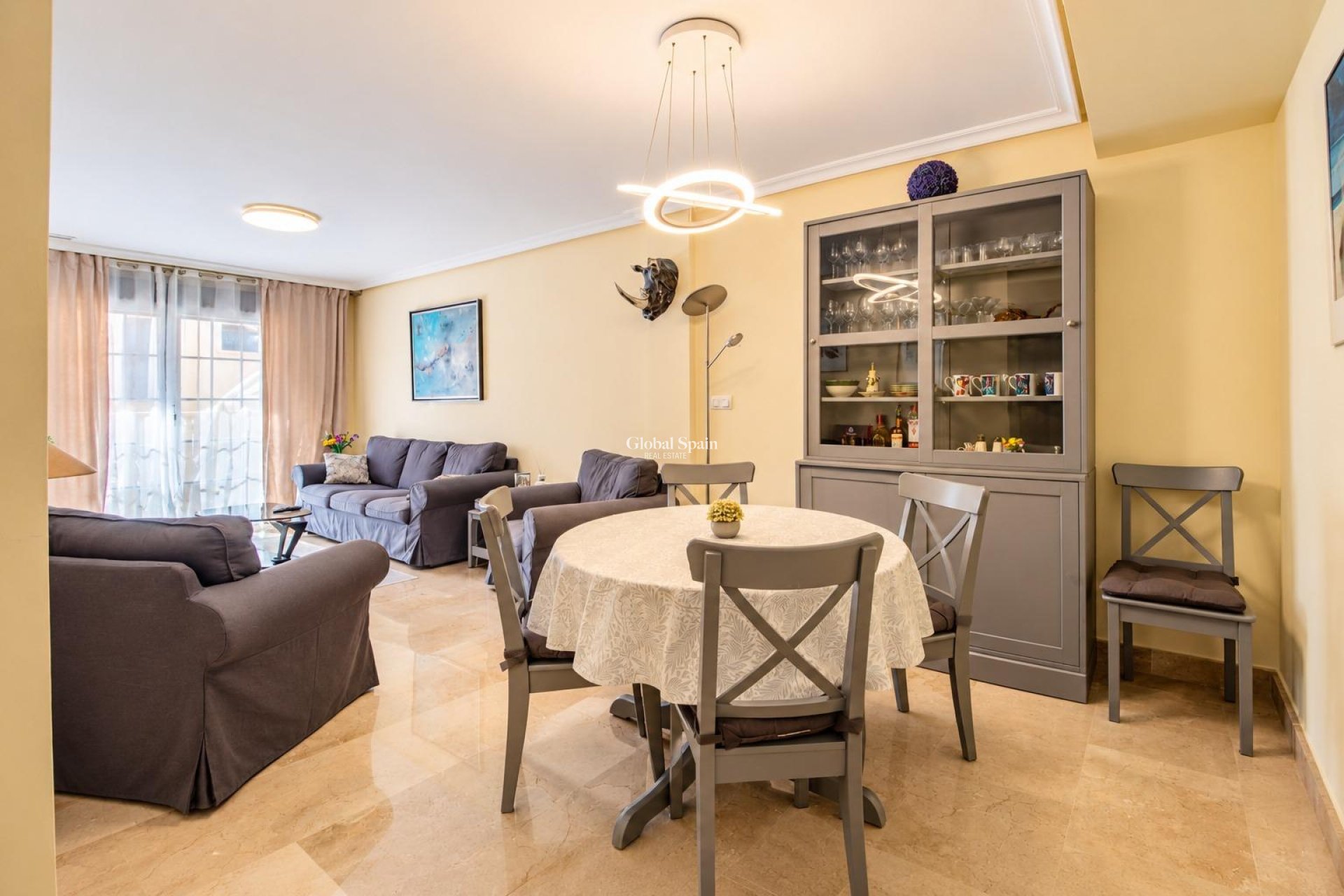 Revente - APPARTEMENT -
TORREVIEJA - torrevieja