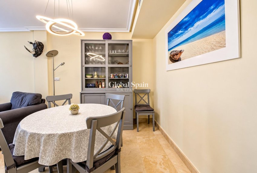 Revente - APPARTEMENT -
TORREVIEJA - torrevieja