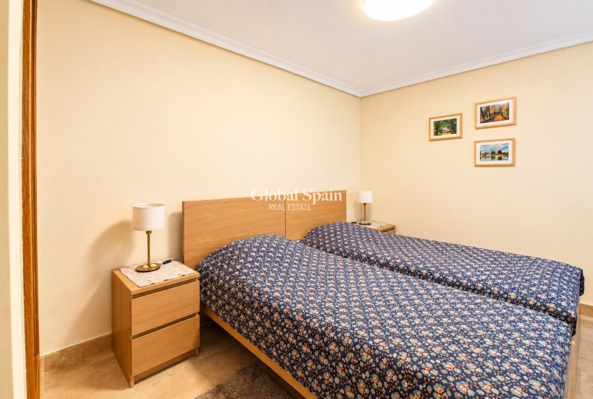 Revente - APPARTEMENT -
TORREVIEJA - torrevieja