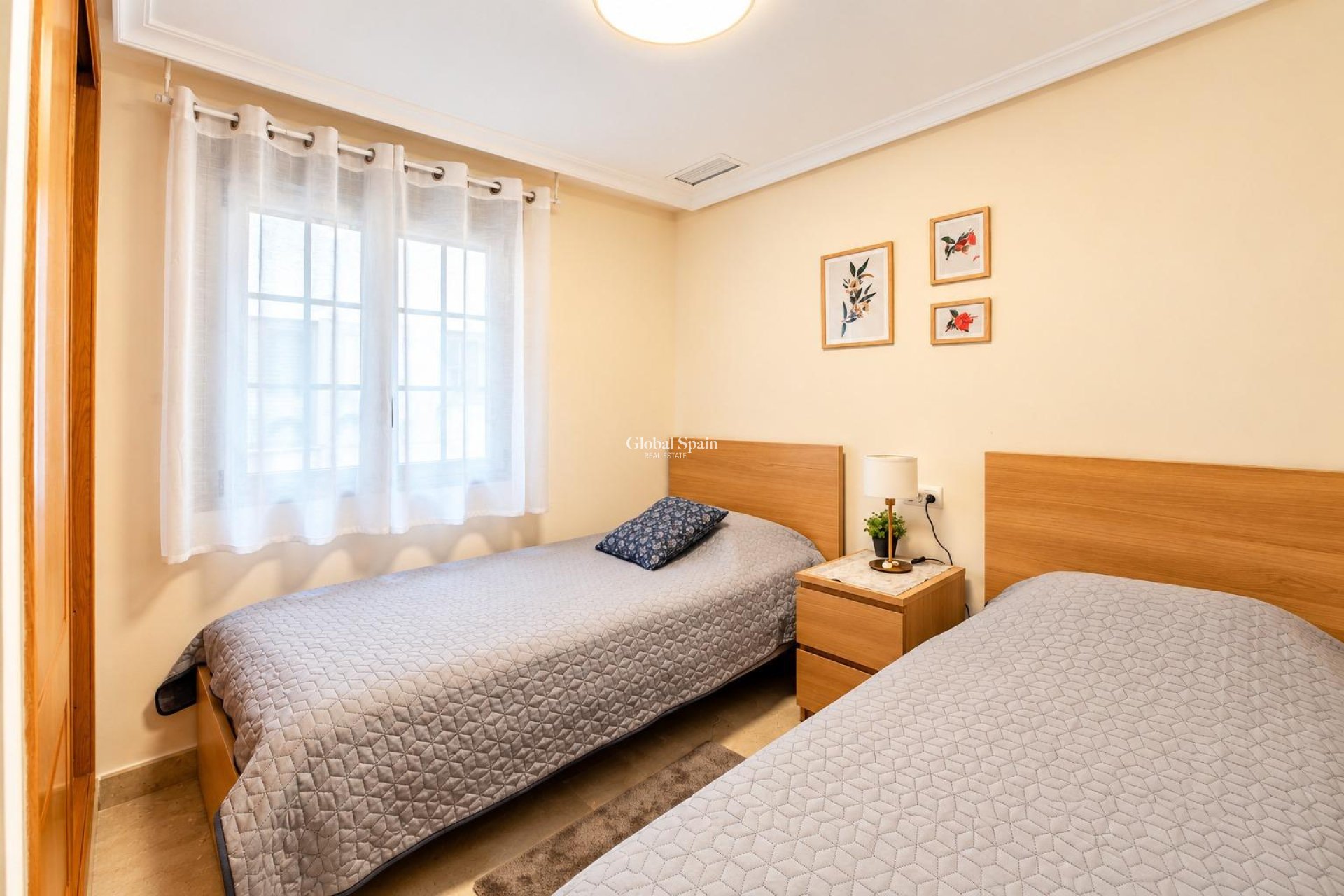 Revente - APPARTEMENT -
TORREVIEJA - torrevieja