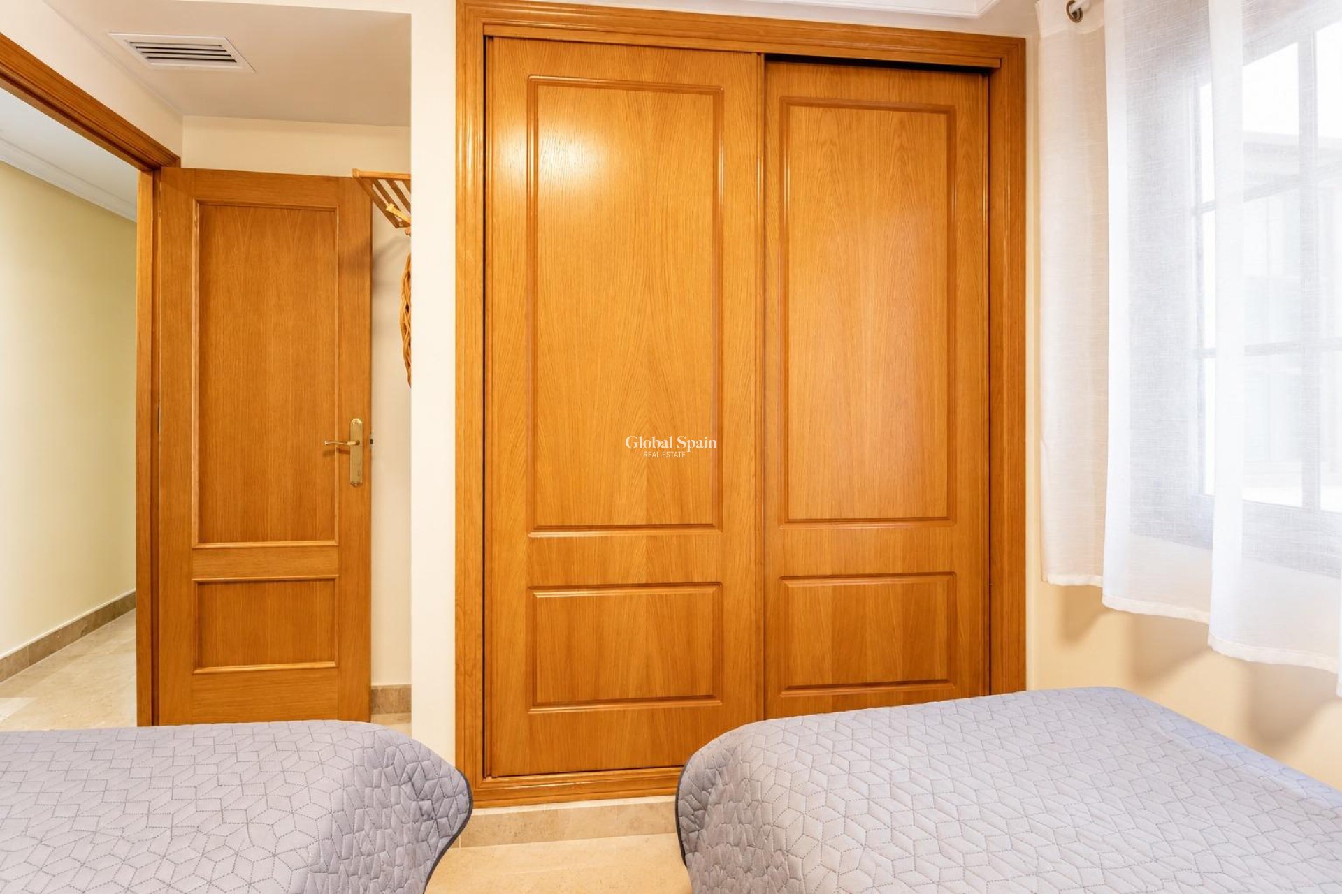 Revente - APPARTEMENT -
TORREVIEJA - torrevieja