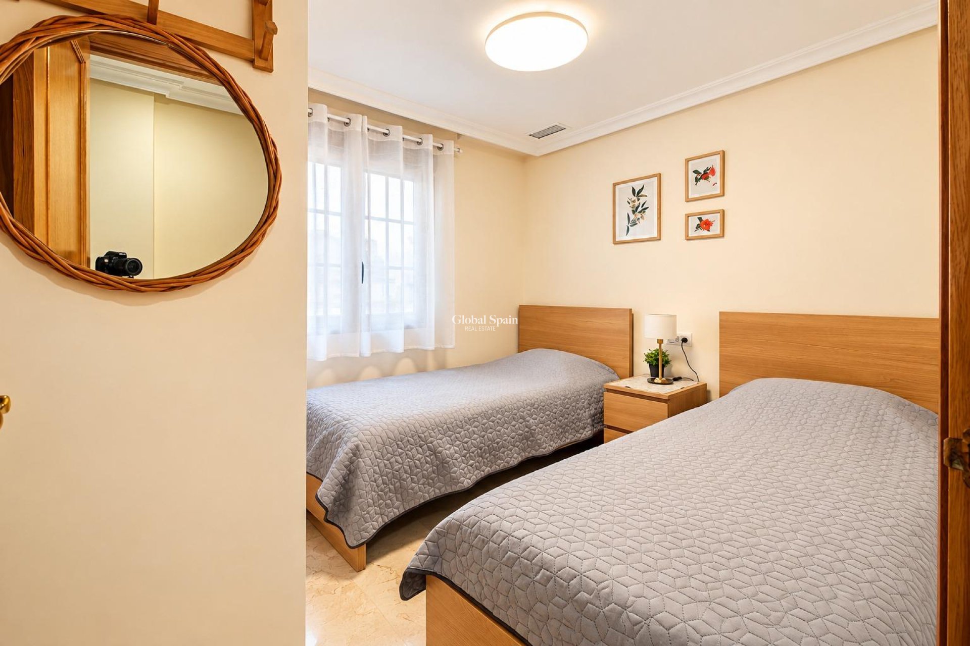 Revente - APPARTEMENT -
TORREVIEJA - torrevieja