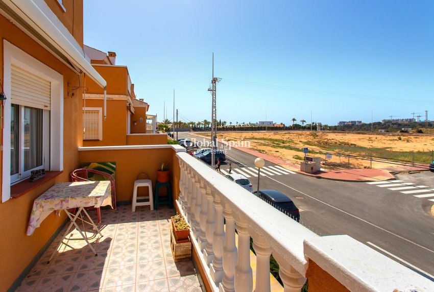 Revente - Appartement -
TORREVIEJA - Torrevieja