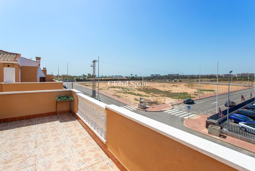 Revente - Appartement -
TORREVIEJA - Torrevieja