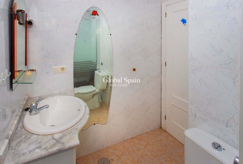 Revente - Appartement -
TORREVIEJA - Torrevieja