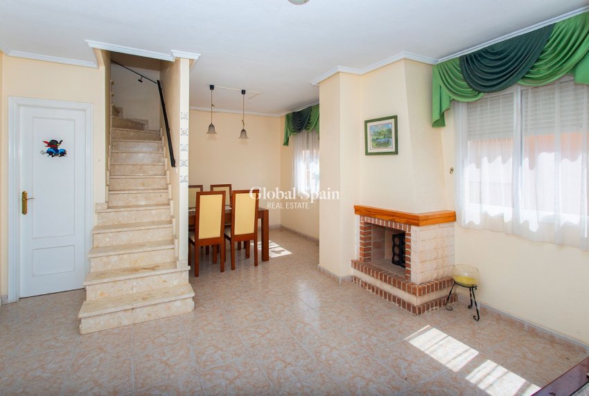 Revente - Appartement -
TORREVIEJA - Torrevieja