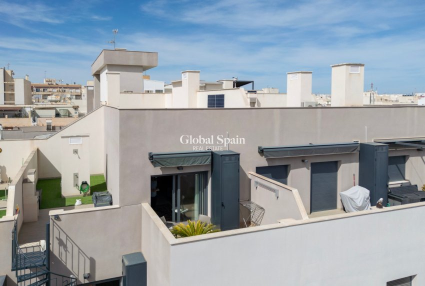 Revente - Appartement -
TORREVIEJA - Torrevieja