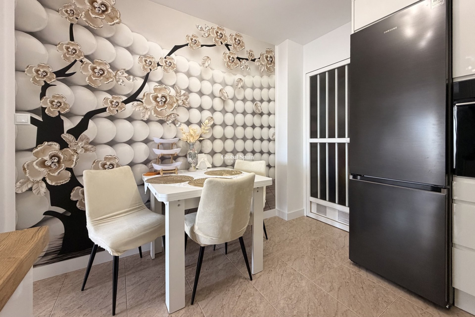 Revente - APPARTEMENT -
TORREVIEJA - Urb. Calas Blancas III