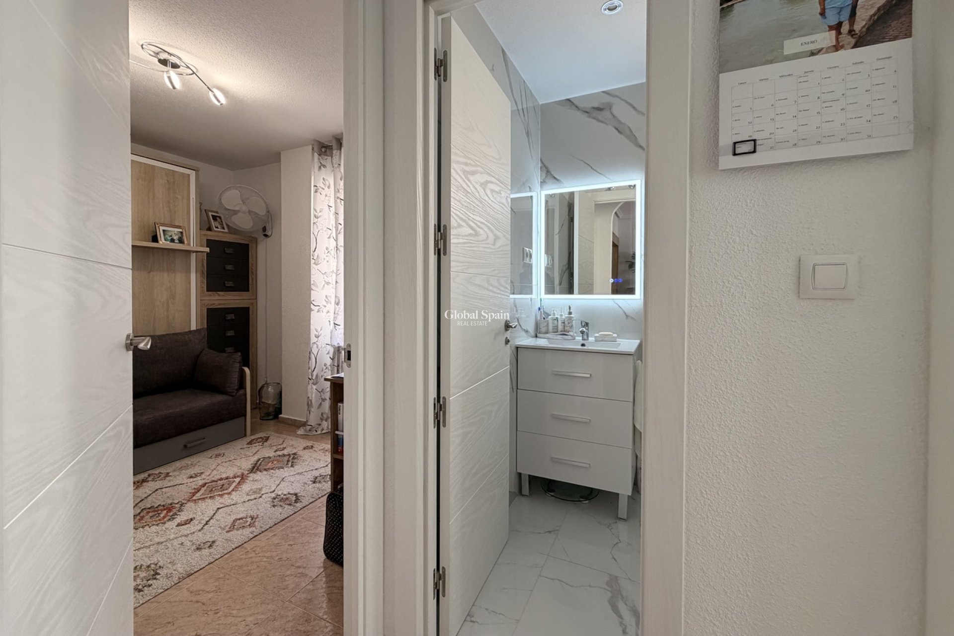 Revente - APPARTEMENT -
TORREVIEJA - Urb. Calas Blancas III