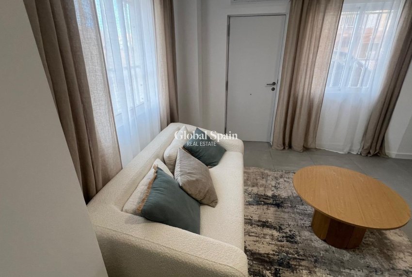 Revente - APPARTEMENT -
TORREVIEJA - Zona Los Frutales