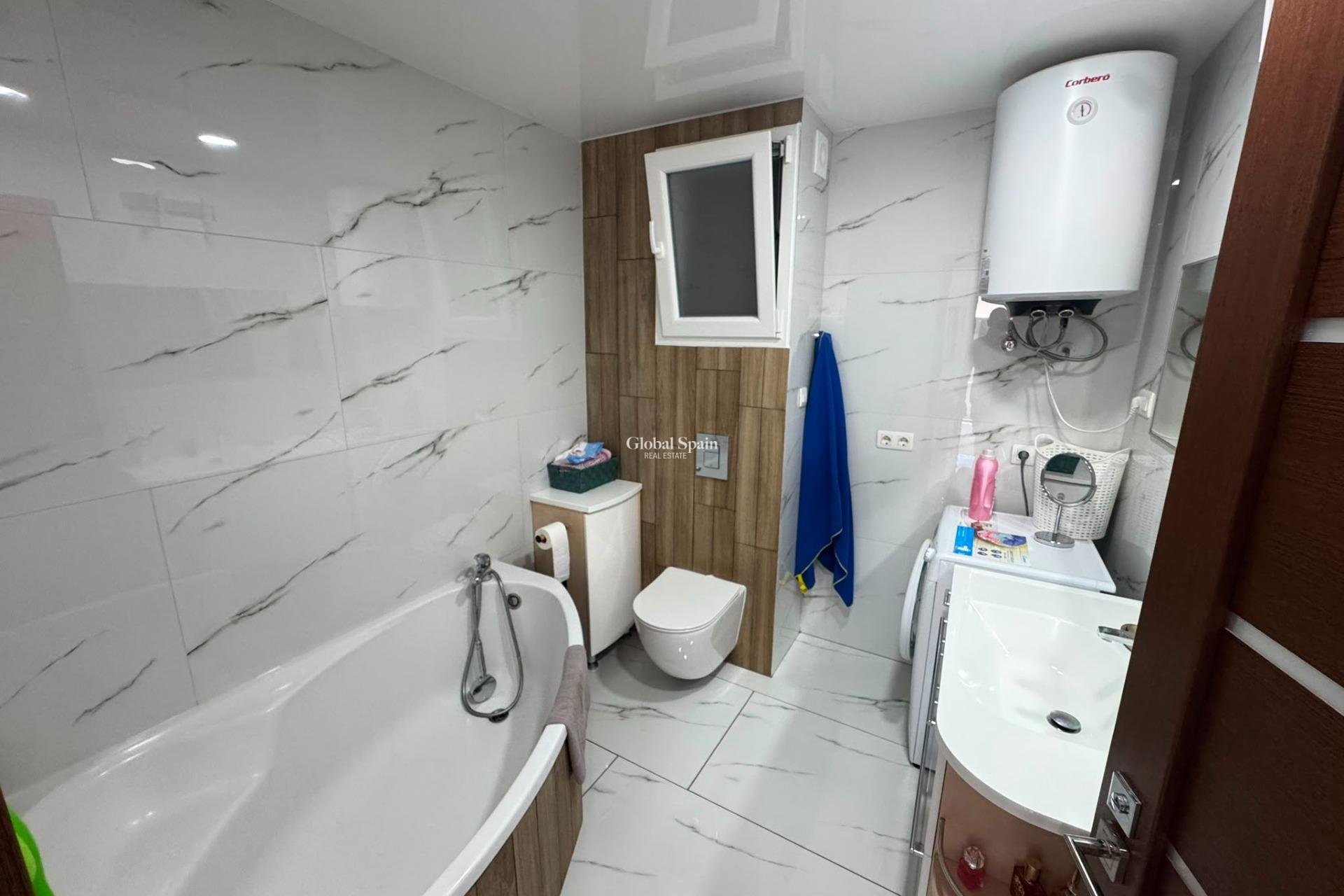Revente - APPARTEMENT -
TORREVIEJA - Zona Los Frutales