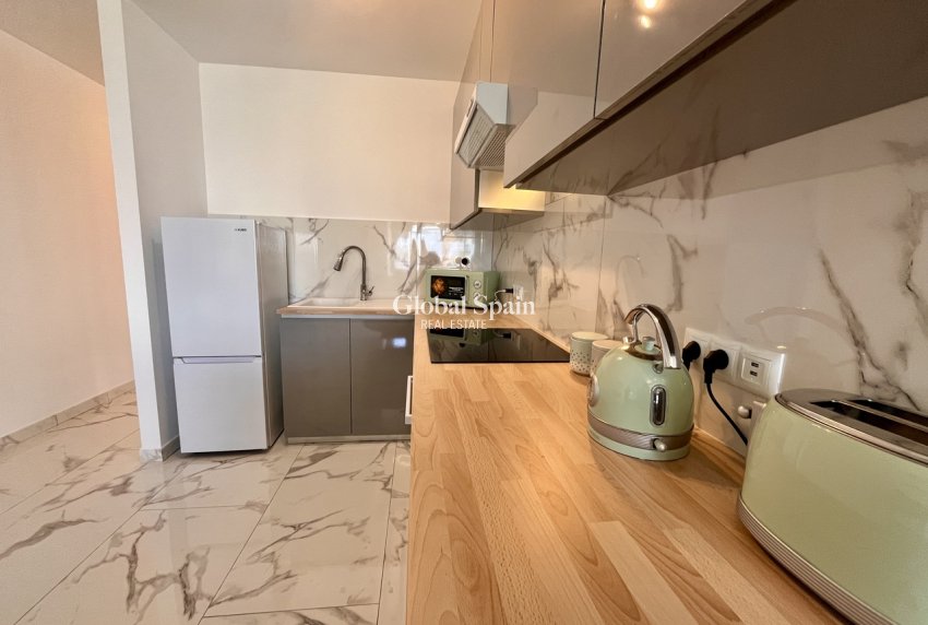 Revente - APPARTEMENT -
VILLAMARTÍN - Costa Blanca