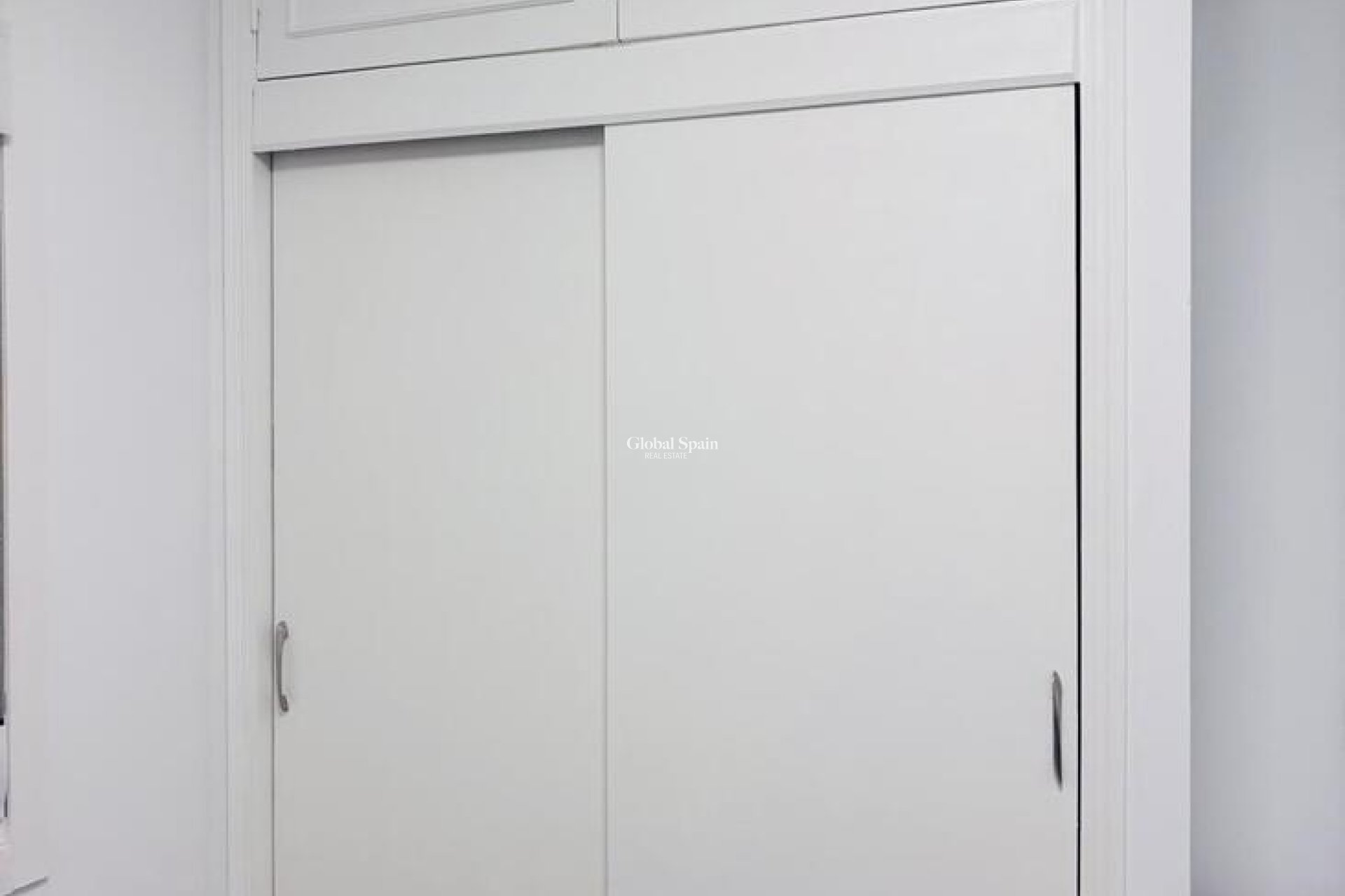 Revente - APPARTEMENT -
VILLAMARTÍN - Costa Blanca