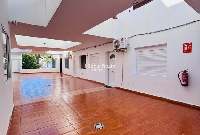 Revente - APPARTEMENT -
VILLAMARTÍN - Costa Blanca