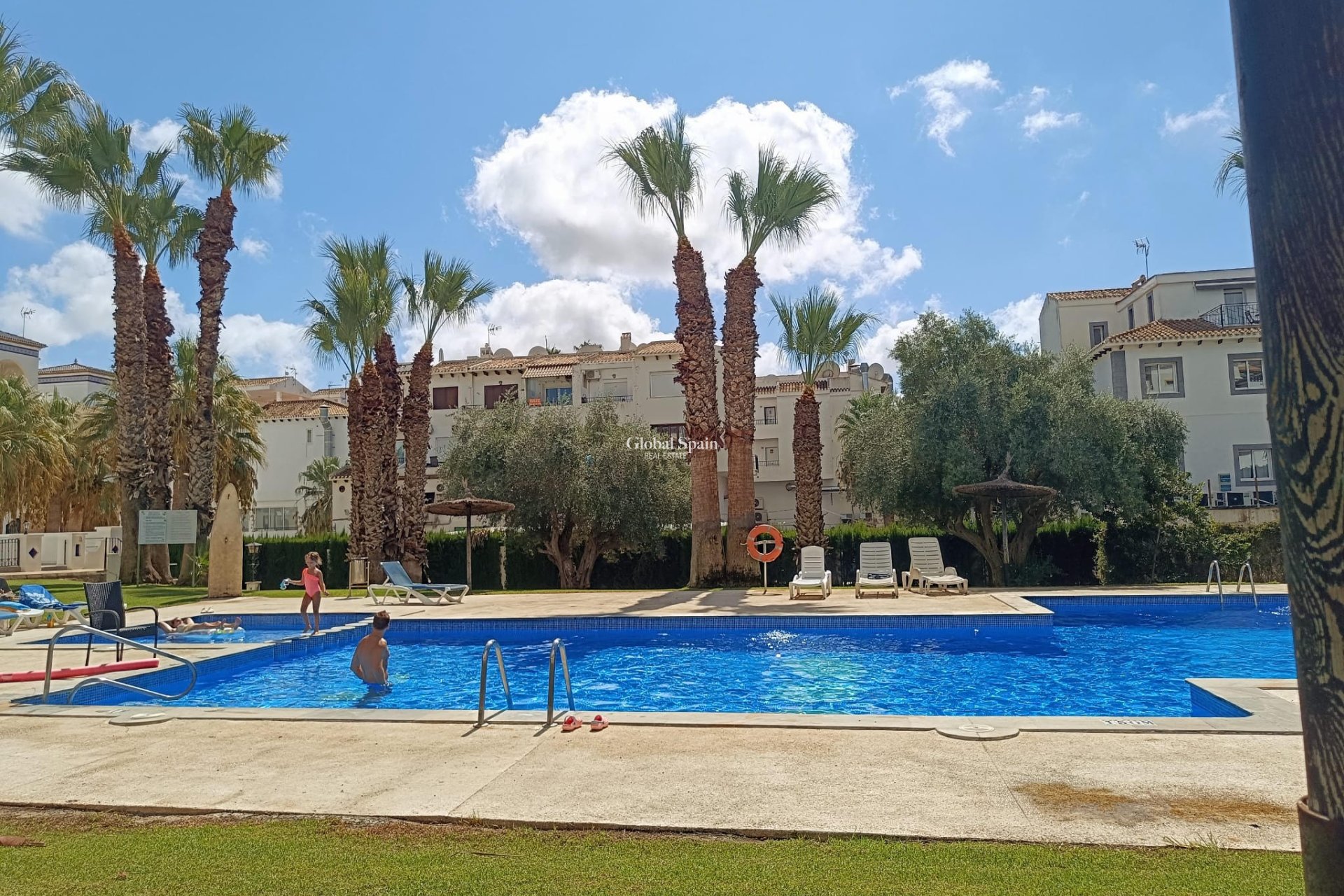Revente - APPARTEMENT -
VILLAMARTÍN - Costa Blanca
