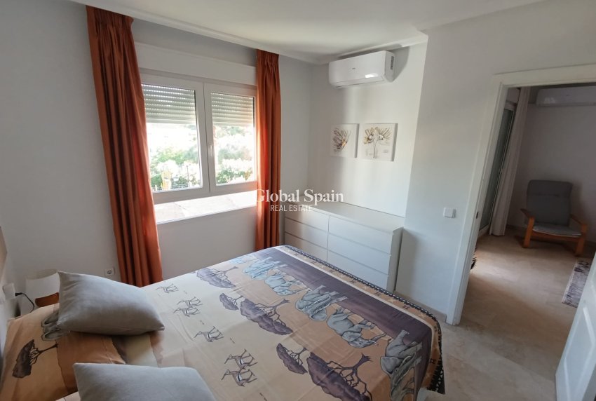 Revente - APPARTEMENT -
VILLAMARTÍN - Costa Blanca