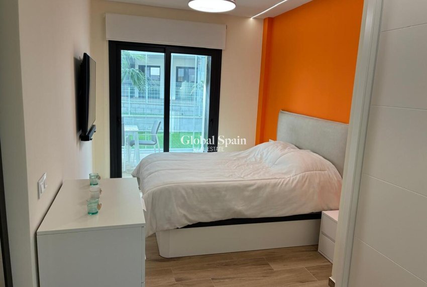 Revente - APPARTEMENT -
VILLAMARTÍN - Costa Blanca