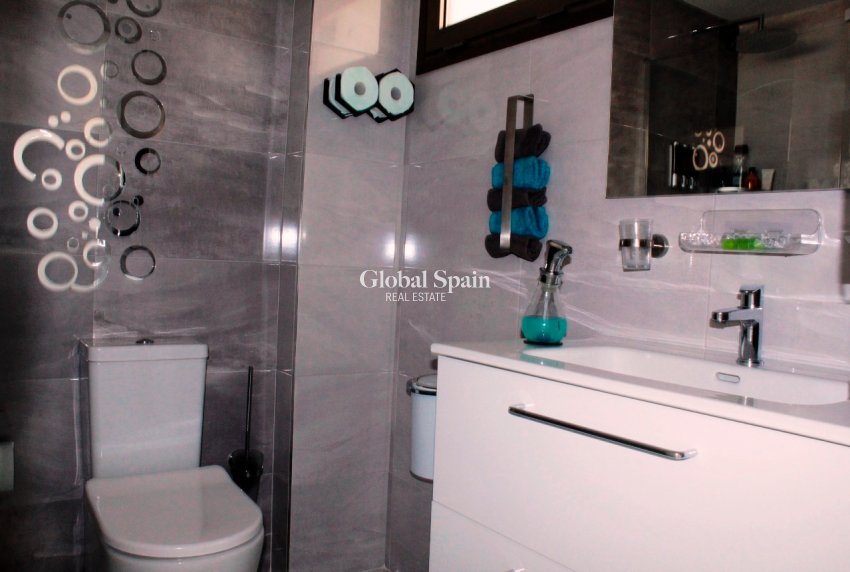 Revente - APPARTEMENT -
VILLAMARTÍN - Costa Blanca