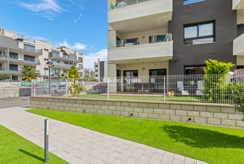 Revente - APPARTEMENT -
VILLAMARTÍN - Costa Blanca