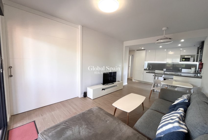 Revente - APPARTEMENT -
VILLAMARTÍN - Costa Blanca