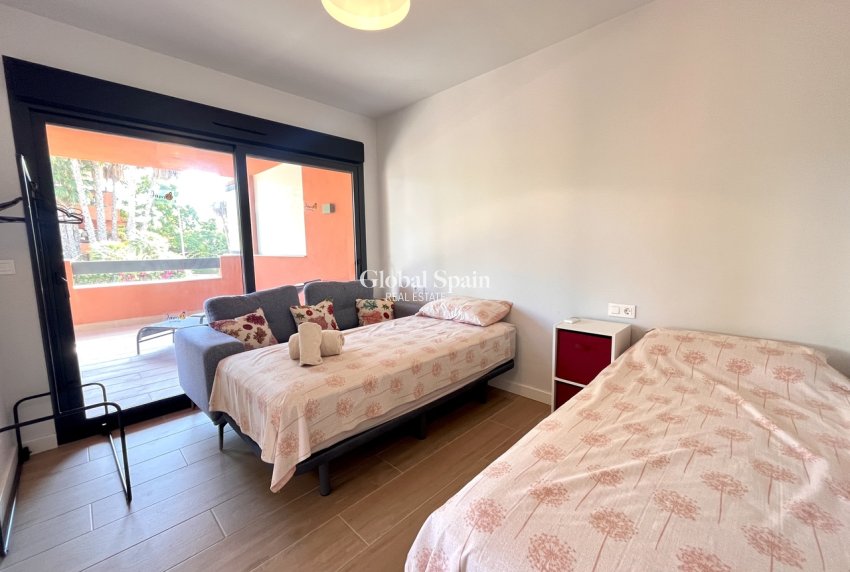 Revente - APPARTEMENT -
VILLAMARTÍN - Costa Blanca