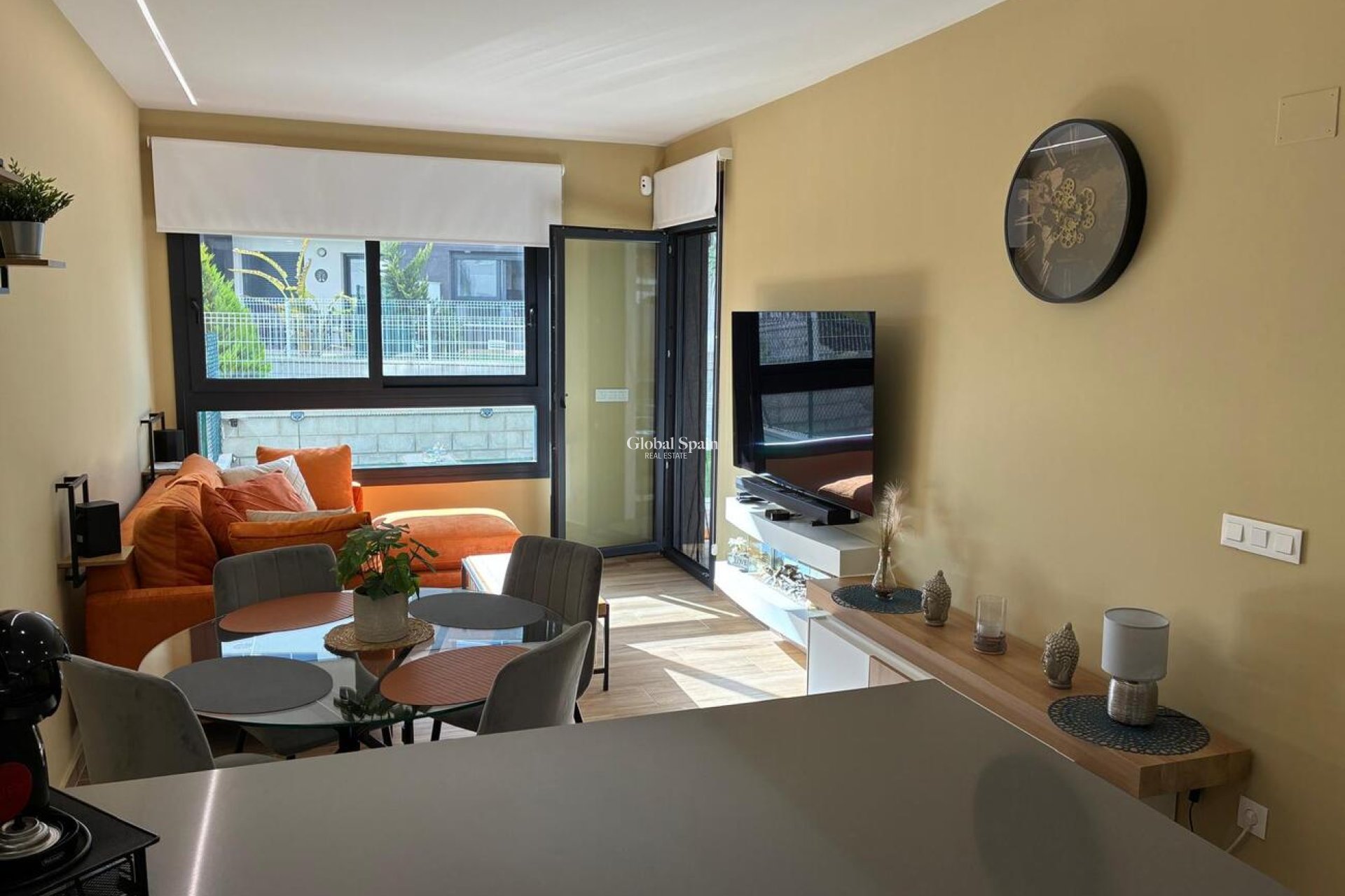 Revente - APPARTEMENT -
VILLAMARTÍN - Costa Blanca