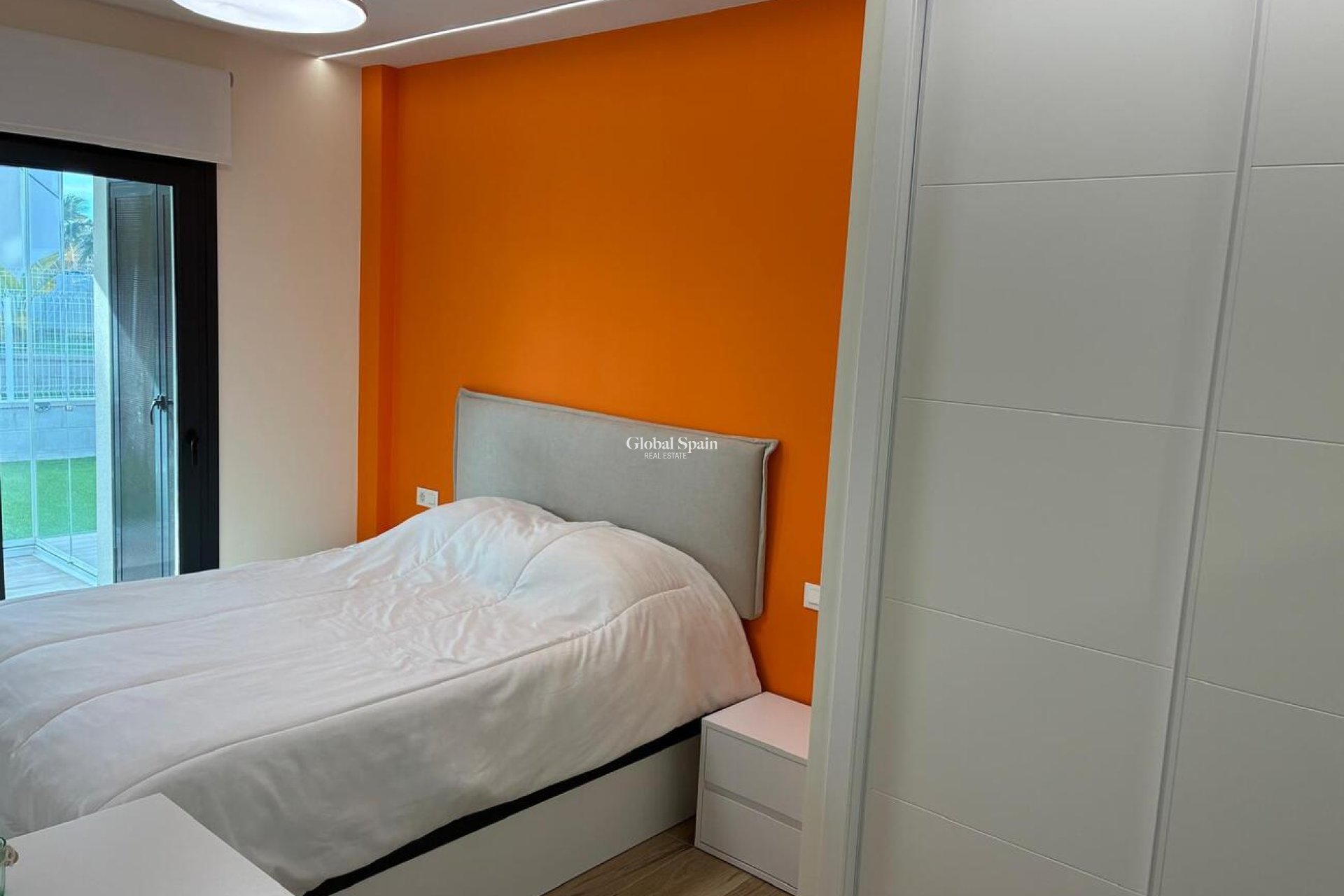 Revente - APPARTEMENT -
VILLAMARTÍN - Costa Blanca