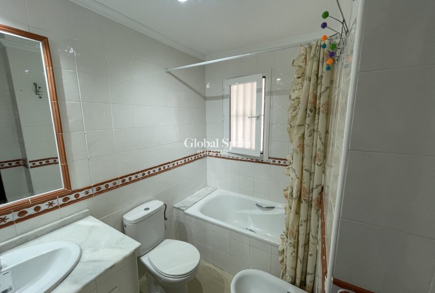 Revente - APPARTEMENT -
VILLAMARTÍN - Costa Blanca