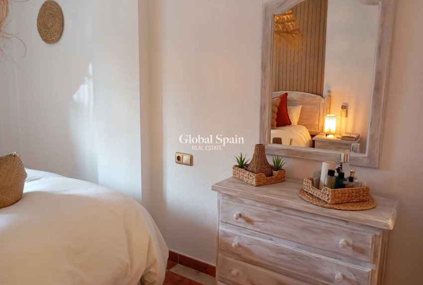 Revente - APPARTEMENT -
VILLAMARTÍN - Costa Blanca