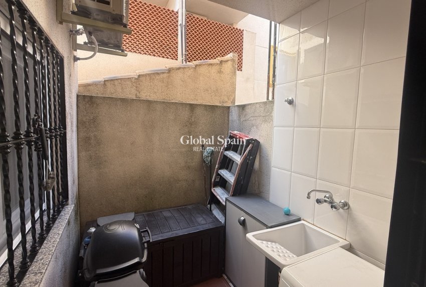 Revente - APPARTEMENT -
VILLAMARTÍN - Costa Blanca