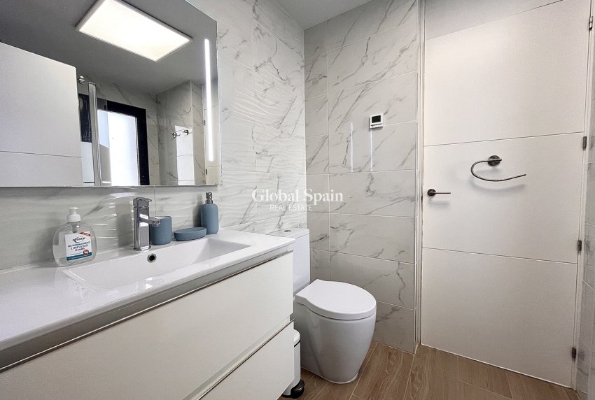 Revente - APPARTEMENT -
VILLAMARTÍN - Costa Blanca