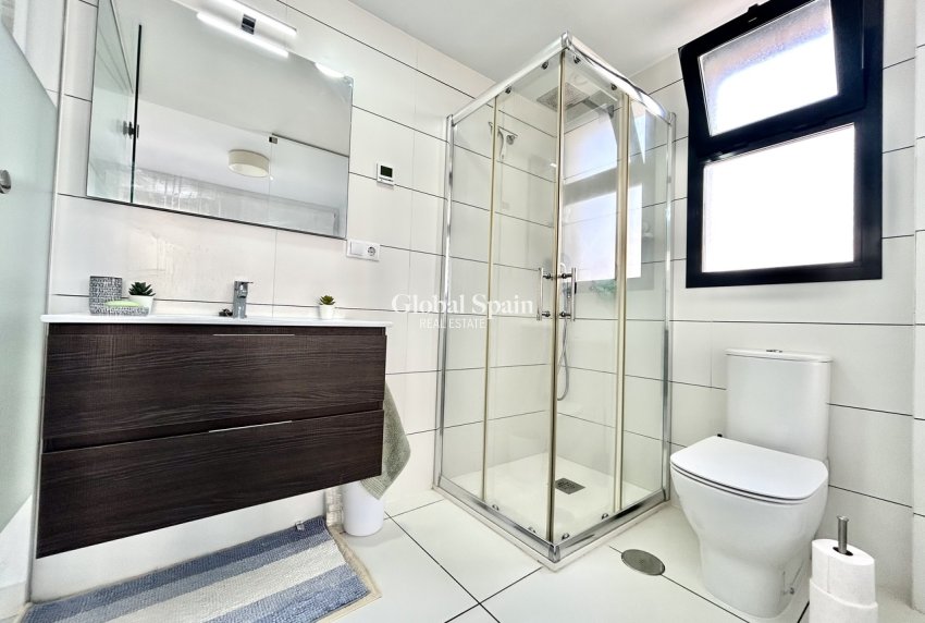 Revente - APPARTEMENT -
VILLAMARTÍN - Costa Blanca