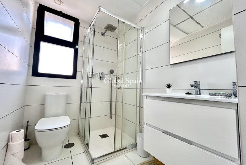 Revente - APPARTEMENT -
VILLAMARTÍN - Costa Blanca